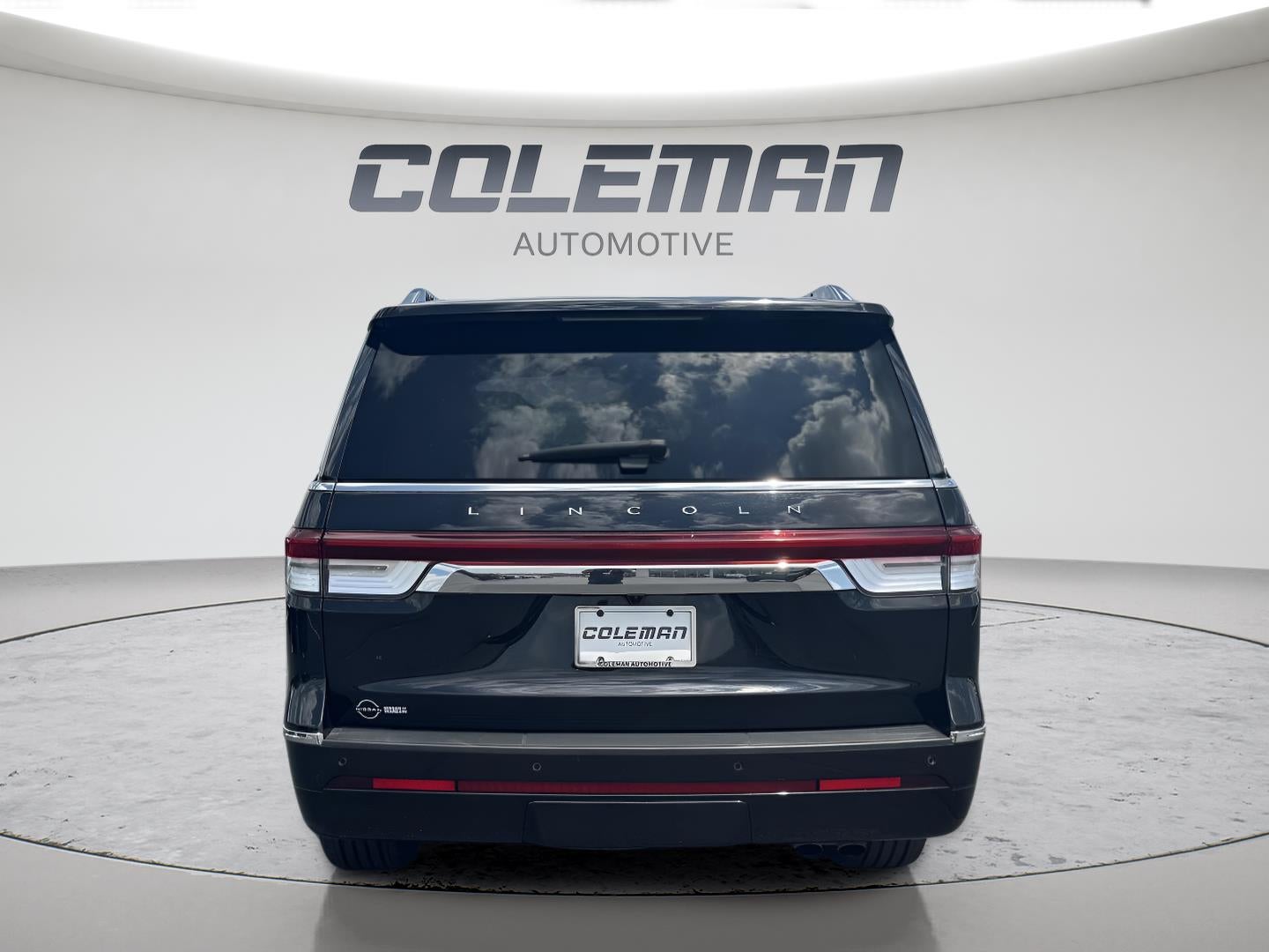 2022 Lincoln Navigator — interior view