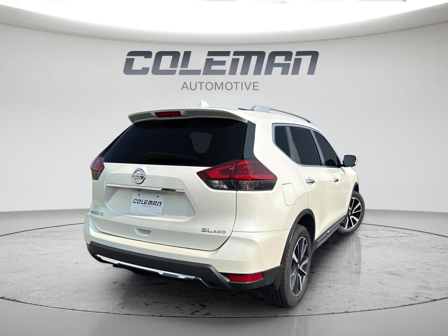 2018 Nissan Rogue — detail view